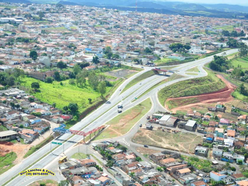 Vista aérea da Rodovia BR 491 em São Sebastião do Paraíso