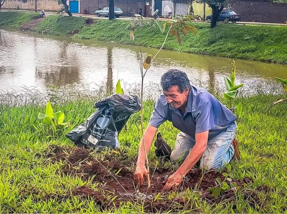 Servidor é homenageado em lançamento de documentário