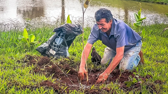 Servidor é homenageado em lançamento de documentário